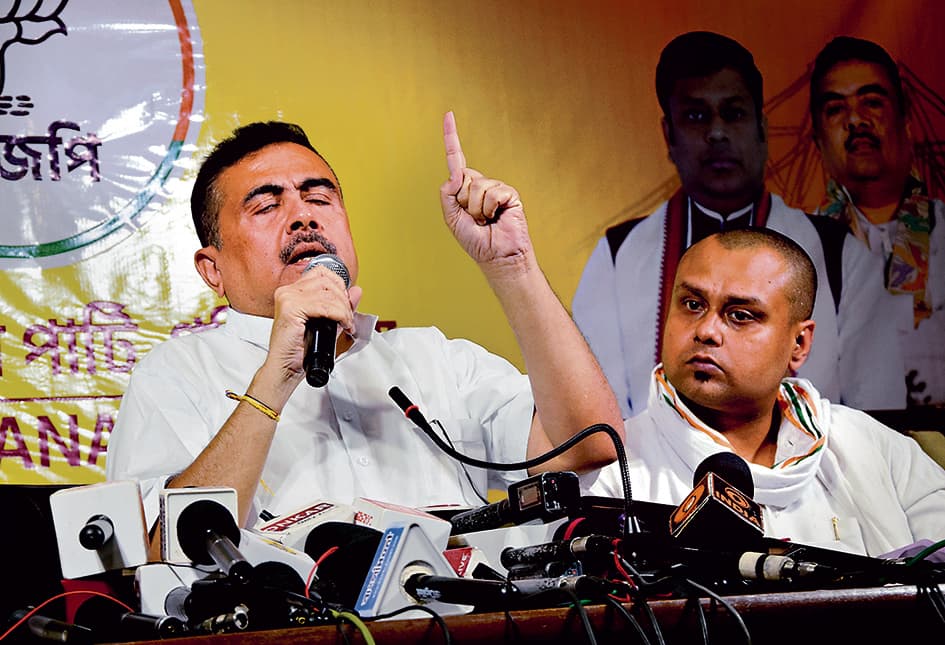 मुर्शिदाबाद हिंसा में पुलिस हिंदू युवकों के खिलाफ दर्ज कर रही झूठे मामले