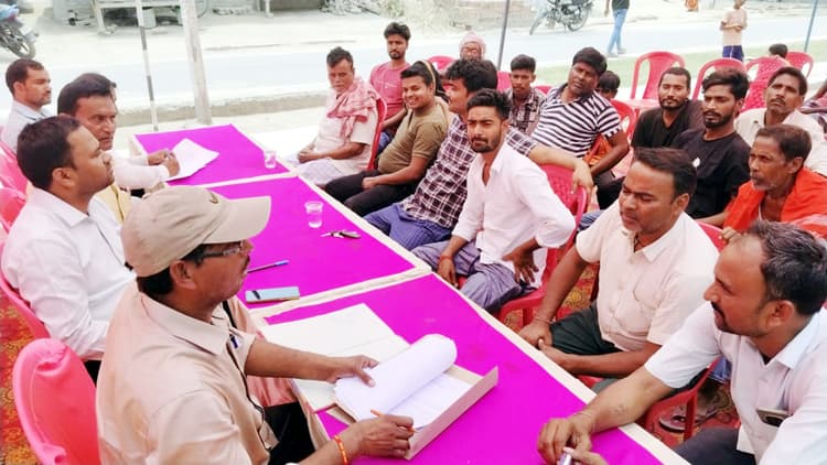 वार्ड 11 में पहुंची नगर परिषद की टीम, किया योजनाओं का लेखा-जोखा