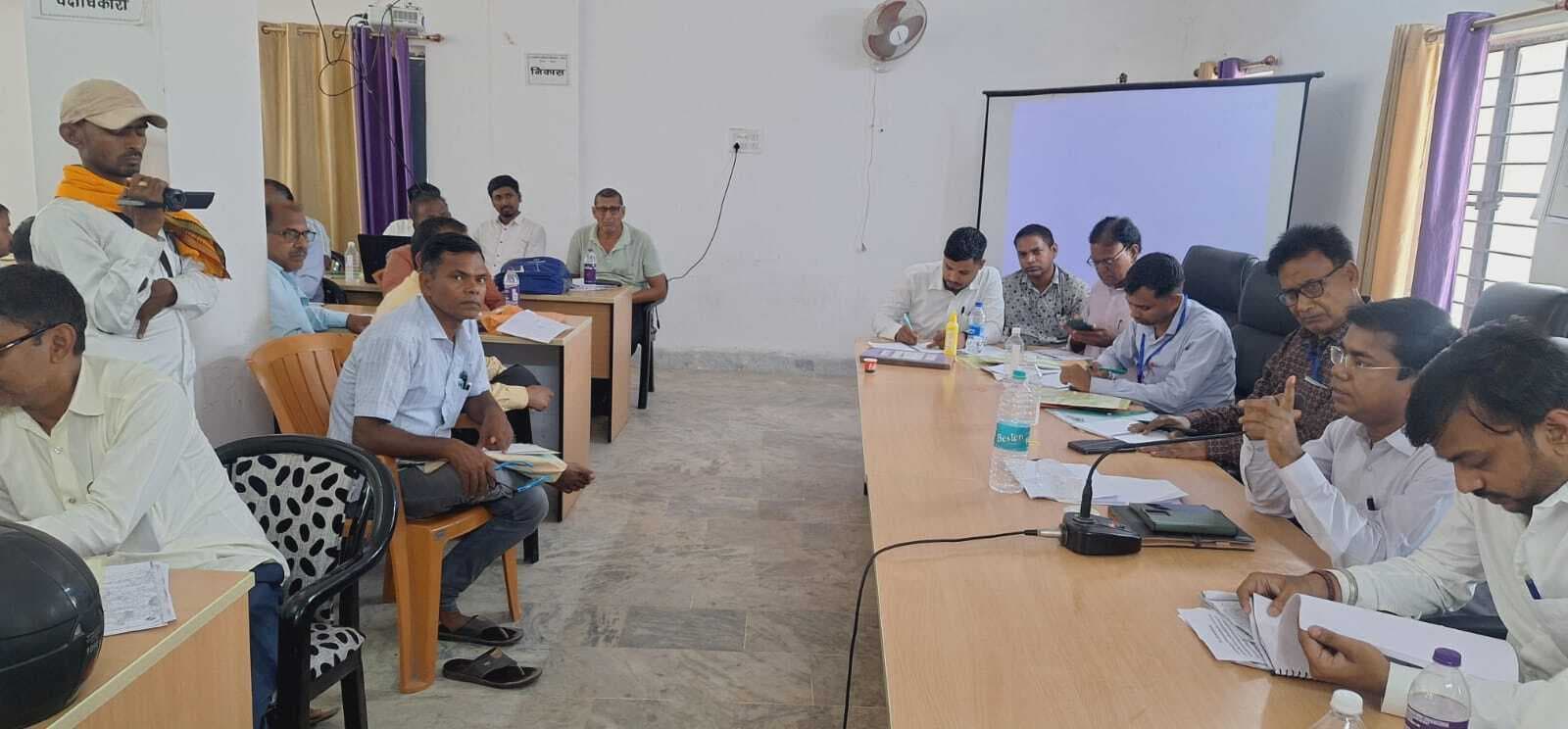 बीएलओ निर्धारित समय-सीमा में काम संपन्न करें