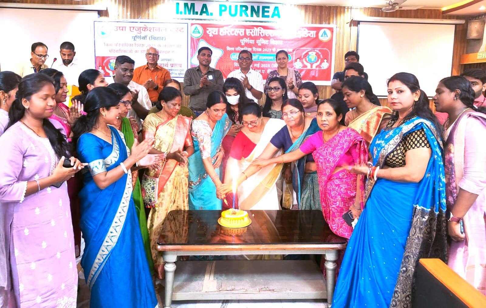 अपने ज़ख्मों को छोड़कर नर्स दूसरों के जख्मों पर लगाती हैं मरहम