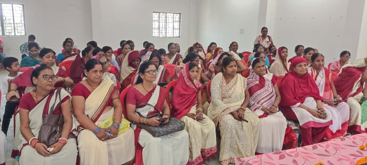 पोषण के साथ-साथ शिक्षा पर भी दिया जा रहा विशेष बल