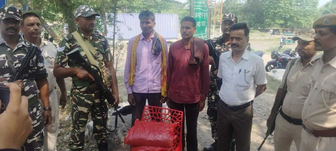 Motihari: तीन किलो 700 ग्राम गांजा के साथ तस्कर गिरफ्तार