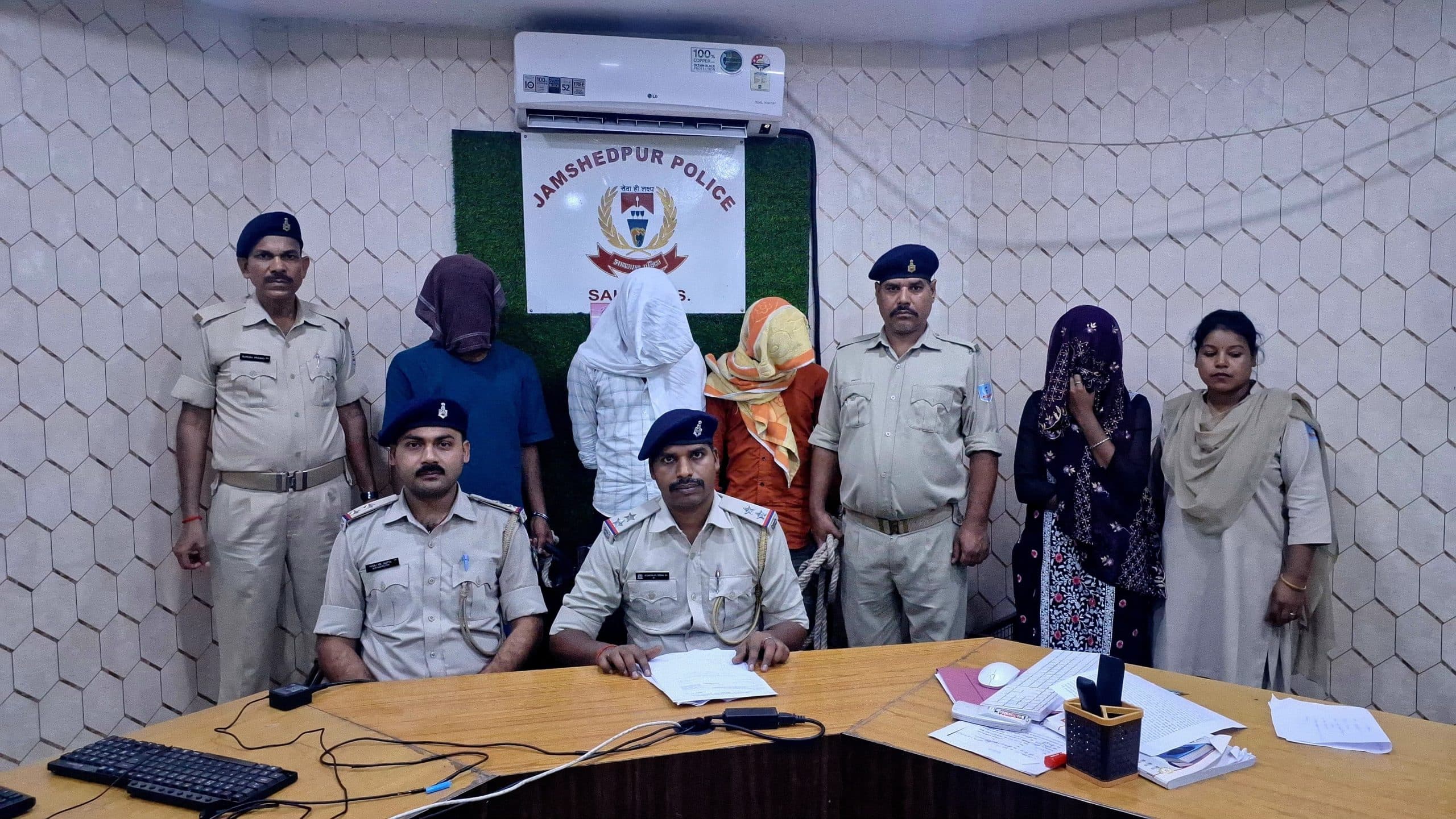 Jamshedpur News : देह व्यापार और आत्महत्या के लिए प्रेरित करने के आरोप में होटल मैनेजर, युवती और दो युवक गये जेल