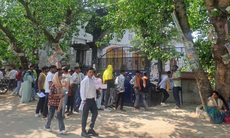 स्नातक सेमेस्टर-चार की परीक्षा 26 केंद्रों पर शुरू, 19 मई तक चलेंगे पेपर