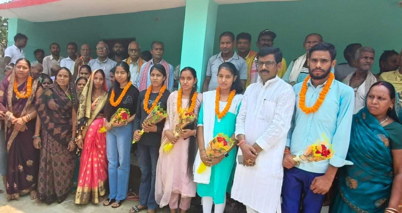 बिहार पुलिस में उत्तीर्ण होने वाले अभ्यर्थियों को किया सम्मानित