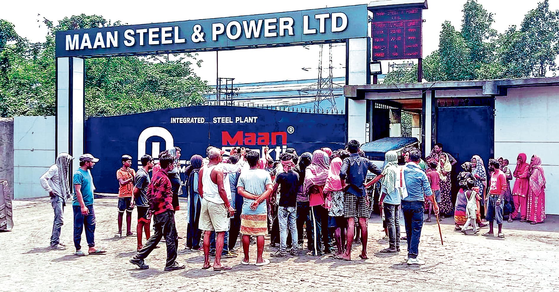 जामुड़िया में दुकान तोड़े जाने से ग्रामीणों का फूटा गुस्सा