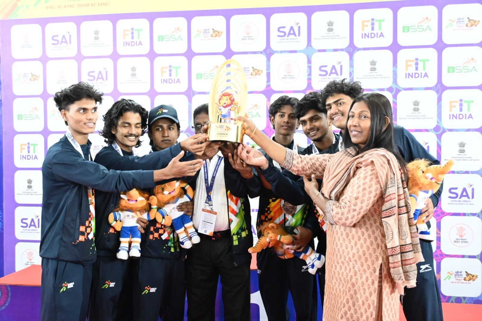 कलारीपयट्टू में महिला व पुरुष वर्ग में केरल ने झटके गोल्ड