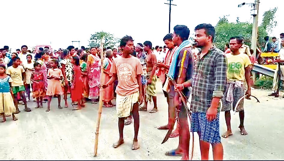 पांडवेश्वर में दो आदिवासी समूहों के बीच हुई झड़प