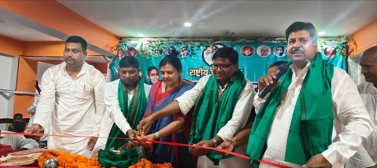 तेजस्वी बनेंगे सीएम तो सभी महिलाओं को मिलेगा 2,500 रुपये