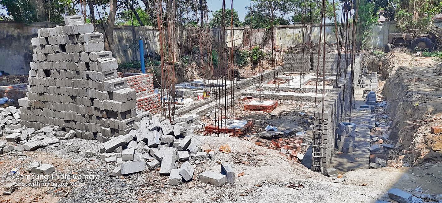 शेखोपुरसराय थाने में महिला पुलिसकर्मियों के लिए बैरक निर्माण कार्य अधर में लटका