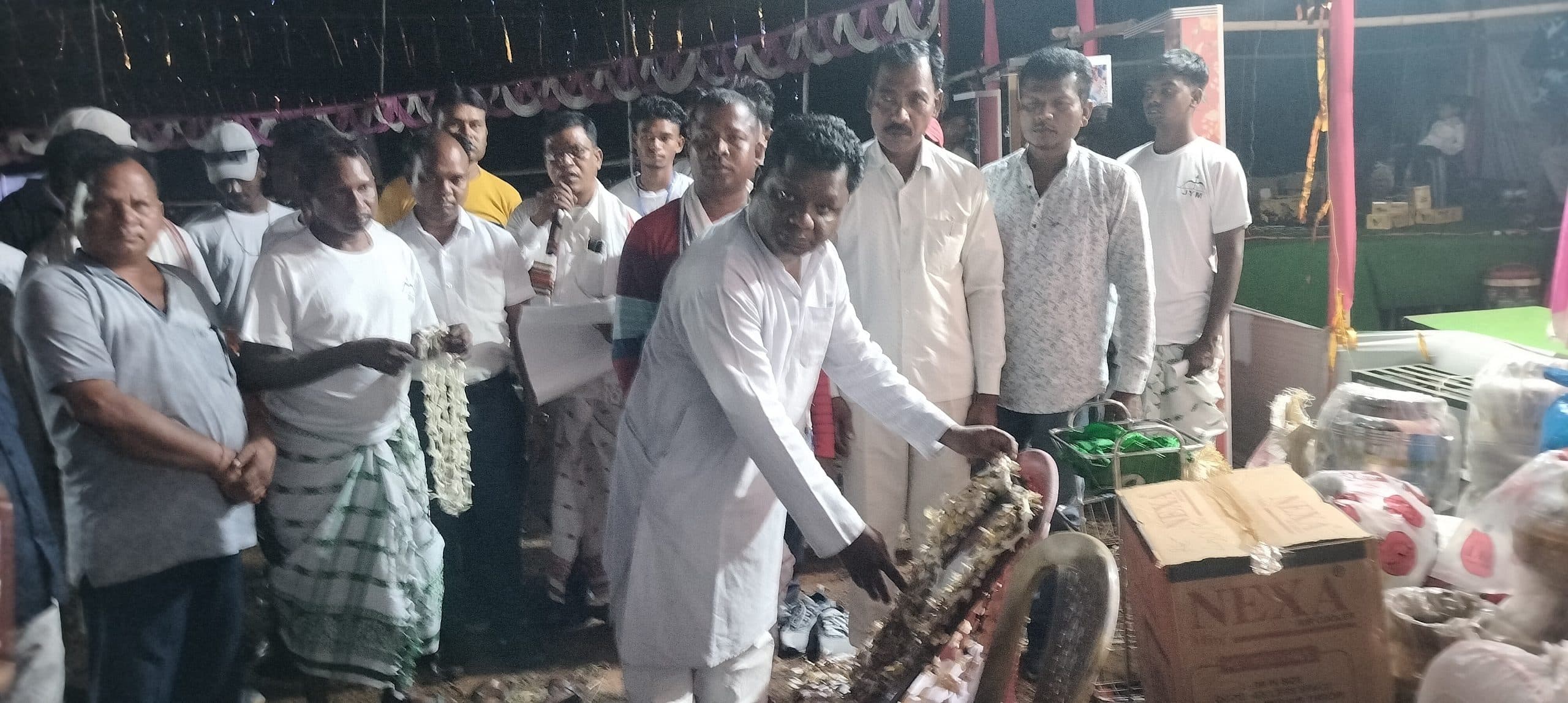 Seraikela Kharsawan News : गुरु गोमके के सपनों को साकार करने का लिया संकल्प