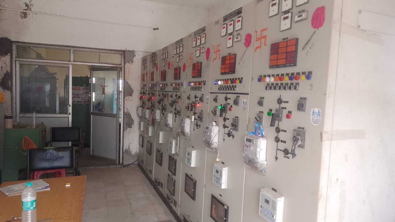 Giridih News :सरिया को 17 की जगह मिल रही नौ मेगावाट बिजली