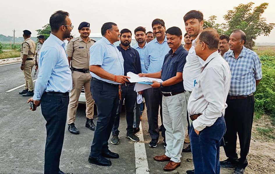 गंगा पुल परियोजना का स्थल निरीक्षण