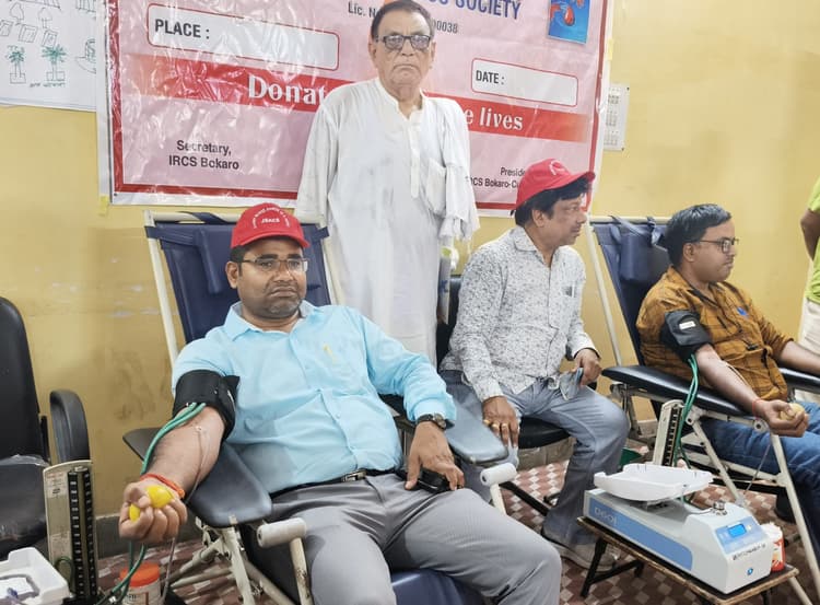 Bokaro News : रक्त का कोई दूसरा विकल्प नहीं   : एसडीएम