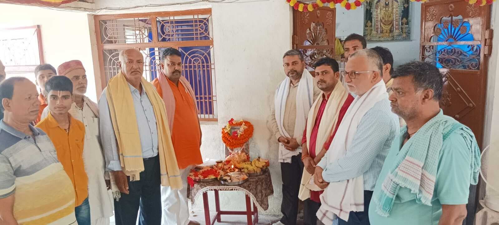 सादगी के प्रतीक स्व विंध्याचल दुबे लोगों के प्रेरणास्रोत थे : महेश राय, स्व विंध्याचल दुबे की 13 वीं पुण्यतिथि पर दी गयी श्रद्धांजलि