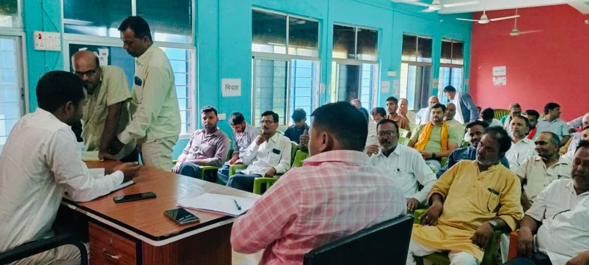 फुलवरिया में अगले चार माह का अनाज दो माह के भीतर बांटेंगे सभी डीलर