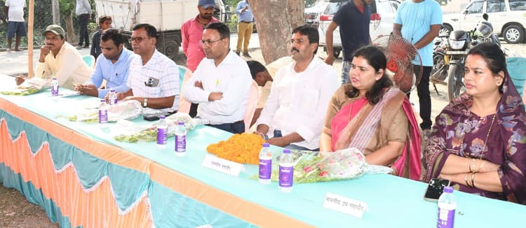 आपकी सुझाव से शहर की गति को मिलेगी नई दिशा : महापौर