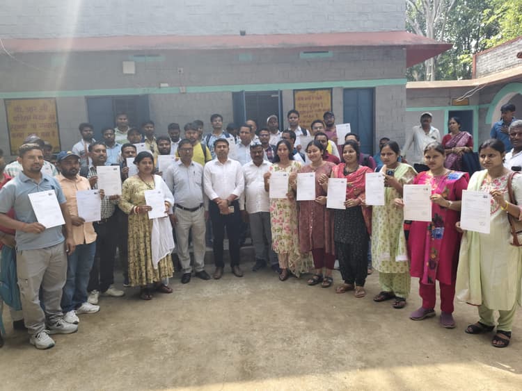 बीपीएससी पास 116 नवनियुक्त शिक्षकों को मिला नियुक्ति पत्र