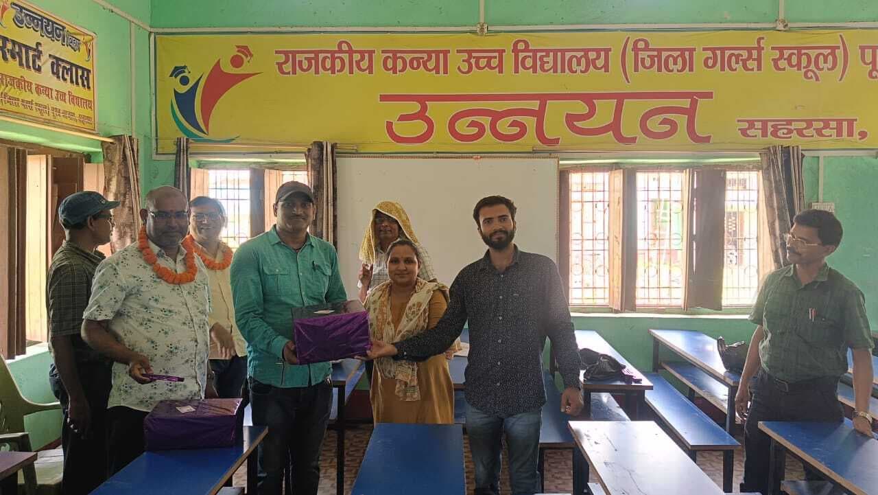 शिक्षक होते है दर्पण के समानः सरोज कुमार