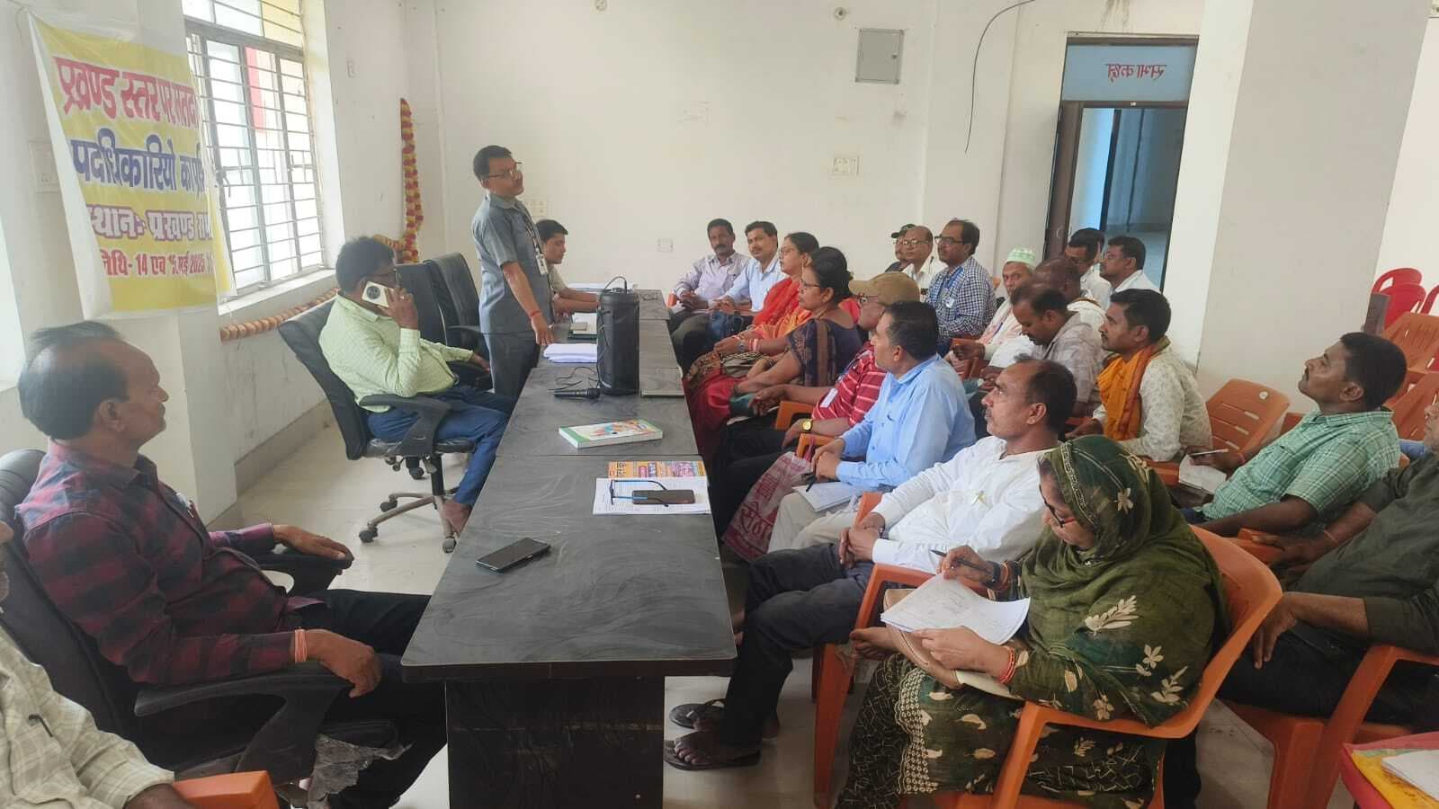 Motihari : मेहसी मे बीएलओ का दो दिवसीय प्रशिक्षण प्रारंभ