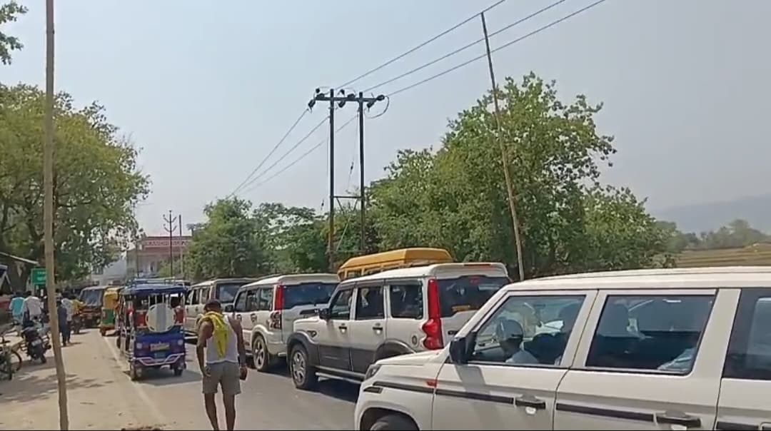 ककोलत से अकबरपुर तक लगा भीषण जाम