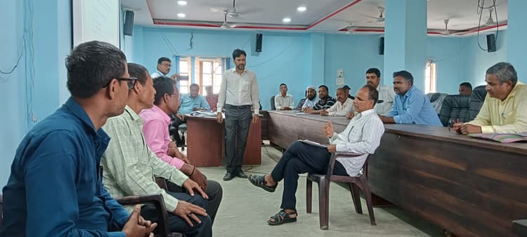 बीएलओ काे दिया गया प्रशिक्षण