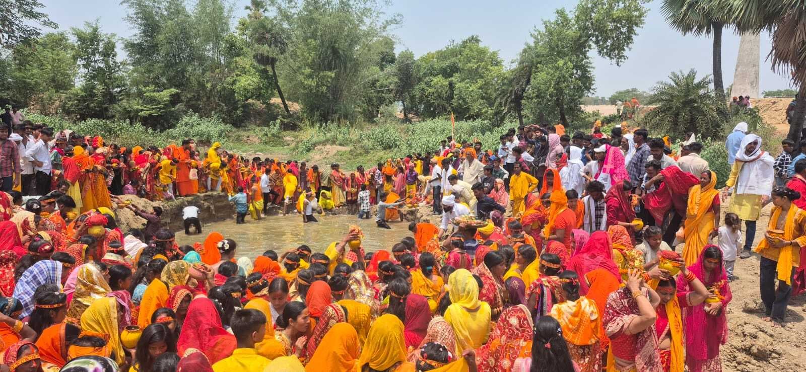 मंझौली में सतचंडी महायज्ञ के लिए निकली शोभा यात्रा