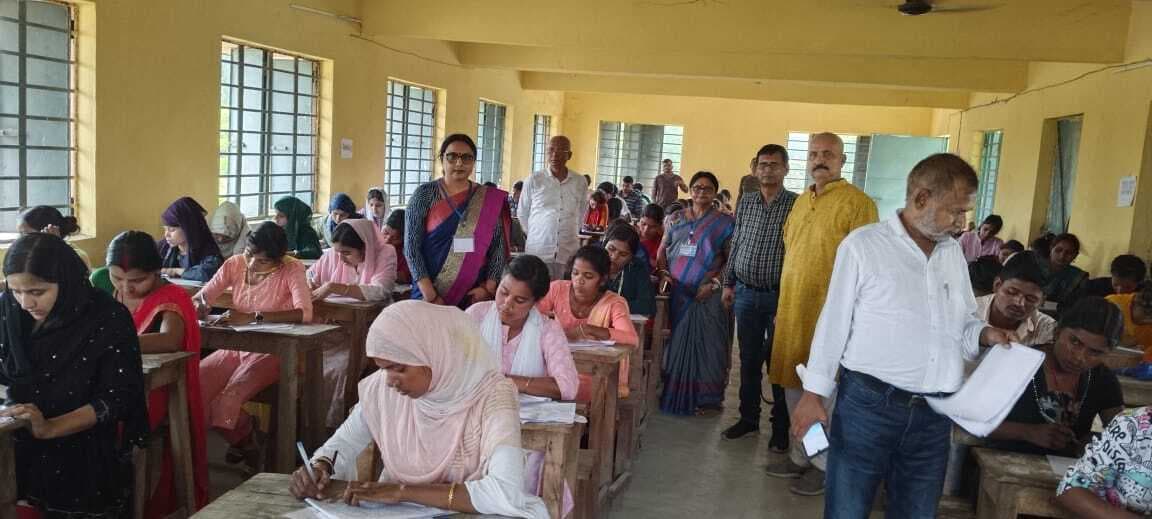 परीक्षा केंद्र का उड़नदस्ता टीम ने किया निरीक्षण