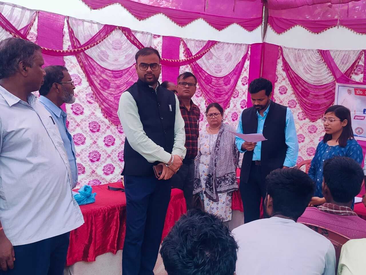 डॉ. अंबेडकर समग्र सेवा अभियान के अंतर्गत सरकार आपके द्वार–हर टोला, हर परिवार, हर सेवा कार्यक्रम के अंतर्गत जिले के सभी प्रखण्डों में विशेष विकास शिविरों का आयोजन