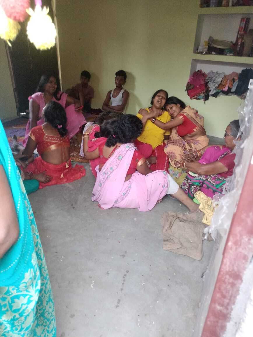 अनियंत्रित पिकअप ने बाइक सवार राजस्व कर्मचारी को रौंदा, मौत