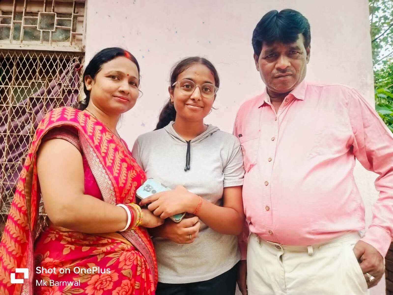 प्राची 12वीं कॉमर्स में 93.8% लाकर बनीं विद्यालय टॉपर