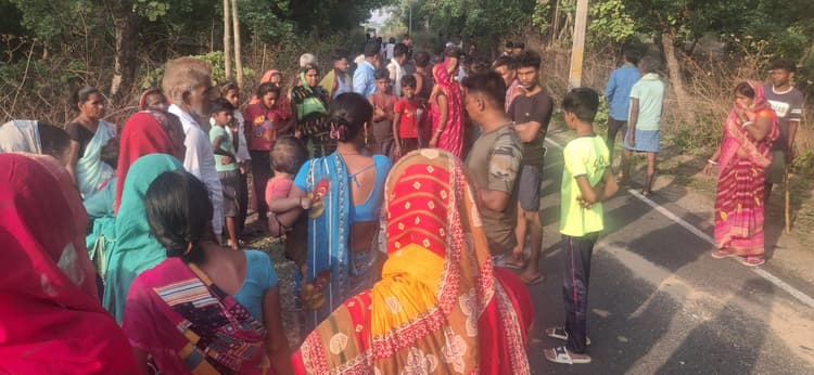 सड़क दुर्घटना में युवक की मौत, एक घायल