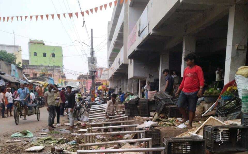 प्रशासन ने अतिक्रमण के खिलाफ चलाया अभियान, हटाया गया अवैध कब्जा
