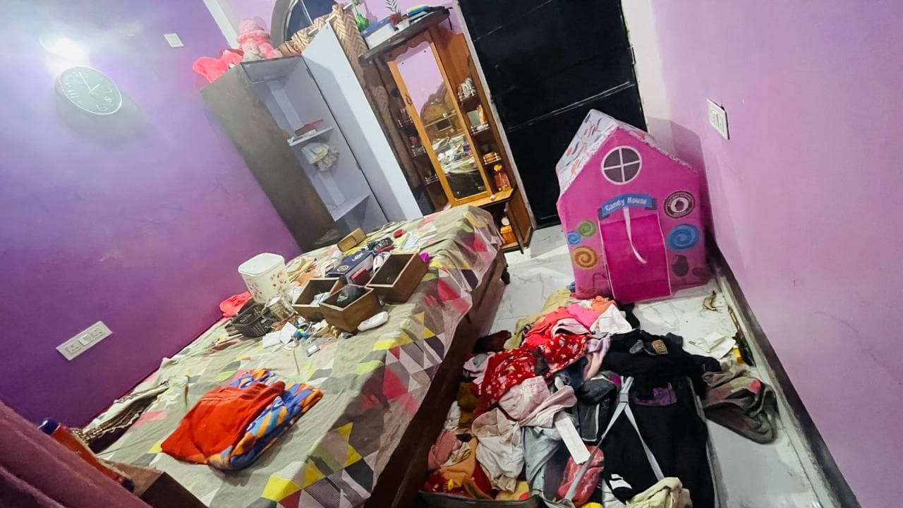 gaya News : स्टेट बैंक के ऑफिसर के घर से उड़ाये पांच लाख रुपये नकद व 10 लाख के गहने