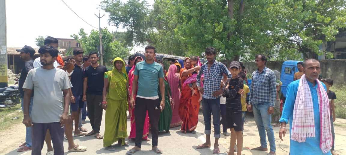 Samastipur News:ग्रामीणों ने पावर हाउस के समक्ष आक्रोश जता किया सड़क जाम
