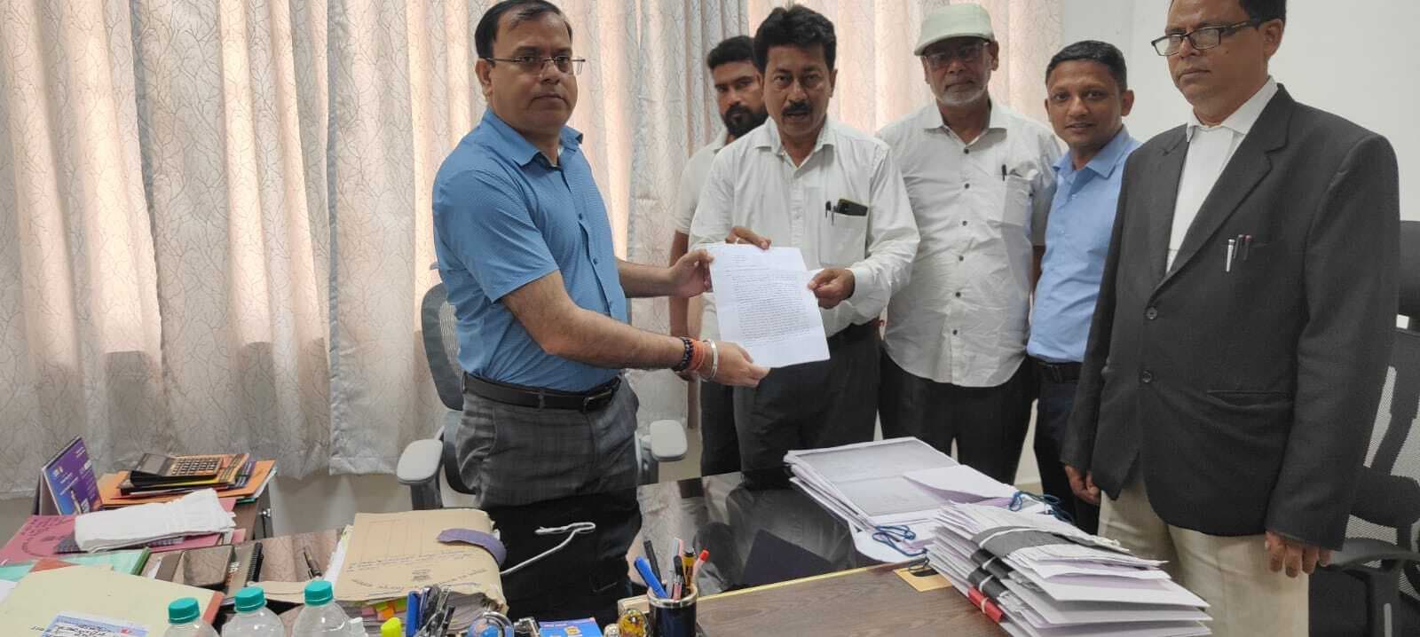 Chaibasa News : शिक्षा मंत्री के बयान पर बंगाली समाज में रोष, स्कूलों में बांग्ला पढ़ाई की मांग