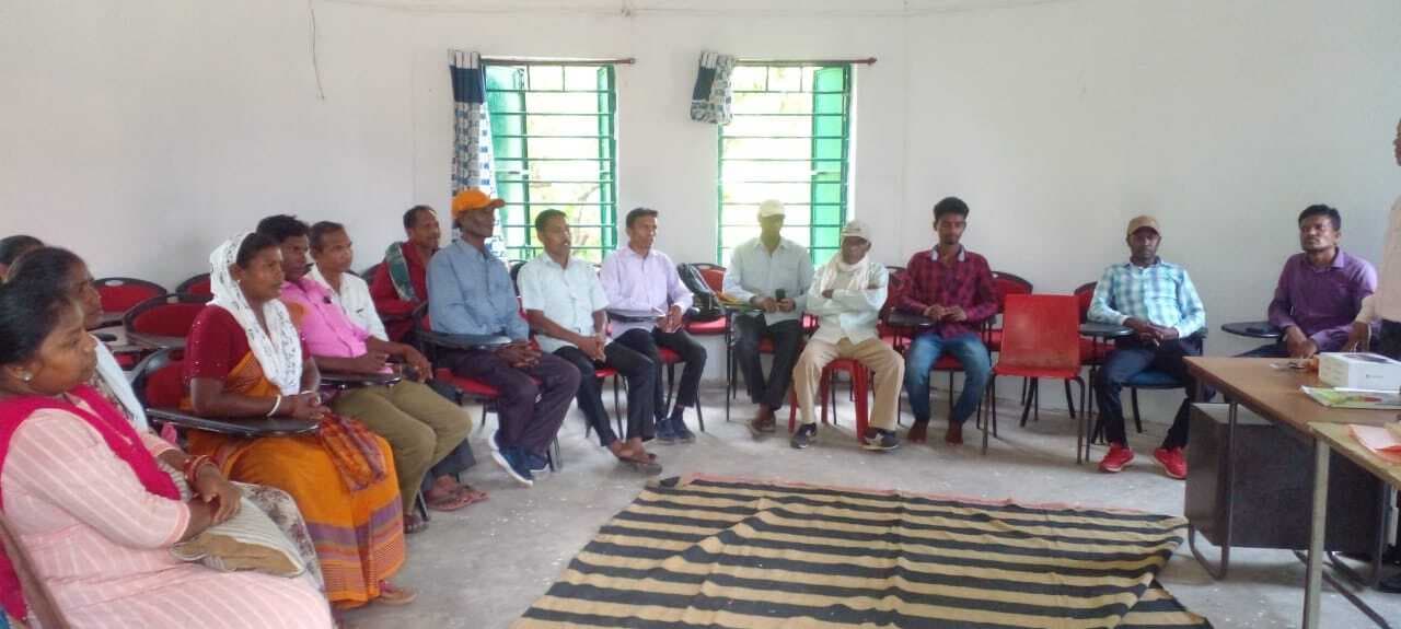 Seraikela Kharsawan : 30 विद्यालयों के अध्यक्ष को मिला एसएमसी चेंज मेकर का प्रशिक्षण