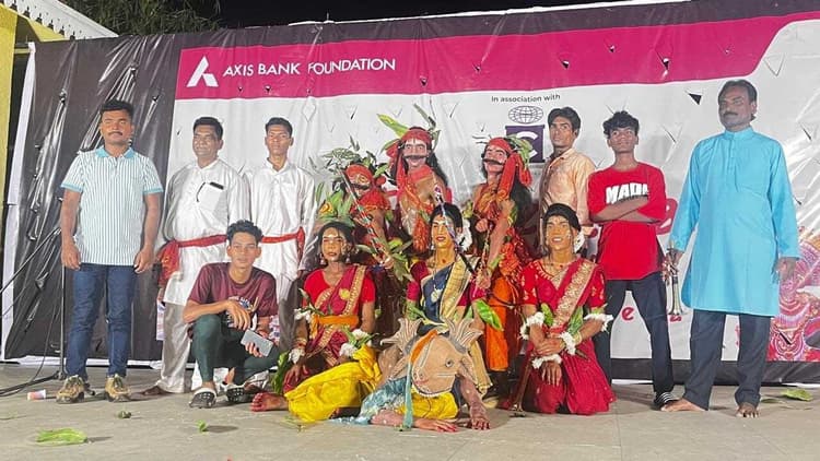 Seraikela Kharsawan : राष्ट्रीय रंगमंच पर सरायकेला छऊ की दस्तक