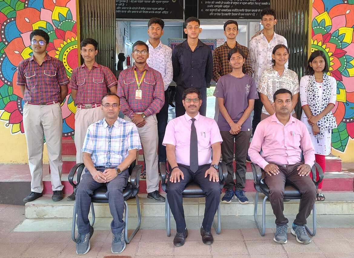 East Singhbhum News : बहरागोड़ा टीपीएस डीएवी स्कूल में टॉपर सम्मानित