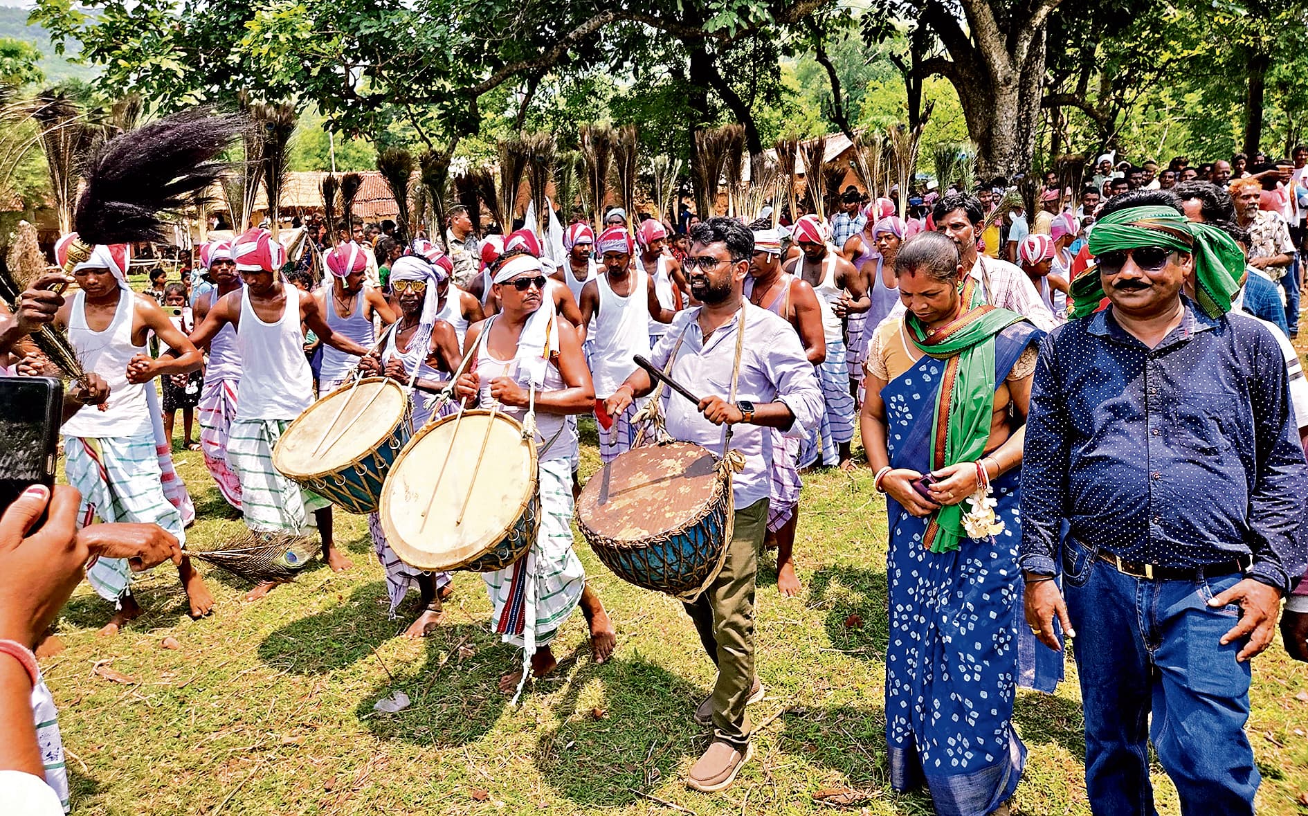 East Singhbhum News  : आदिवासी समाज की प्रकृति से जुड़ा पर्व है सेंदरा : संजीव