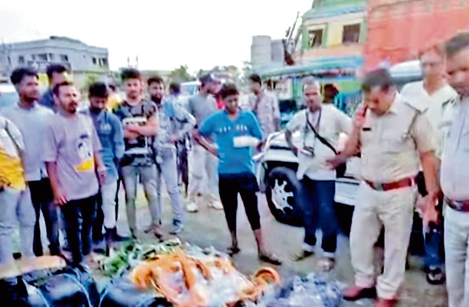 सरकारी बस से पकड़ा गया 48 किलो गांजा,    दो लोग गिरफ्तार