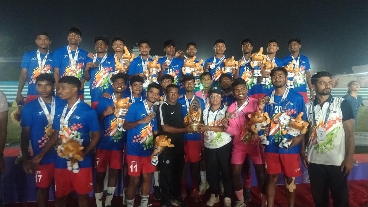 Sports : बालक फुटबॉल में झारखंड चैंपियन, 200 मीटर में साकेत ने जीता गोल्ड