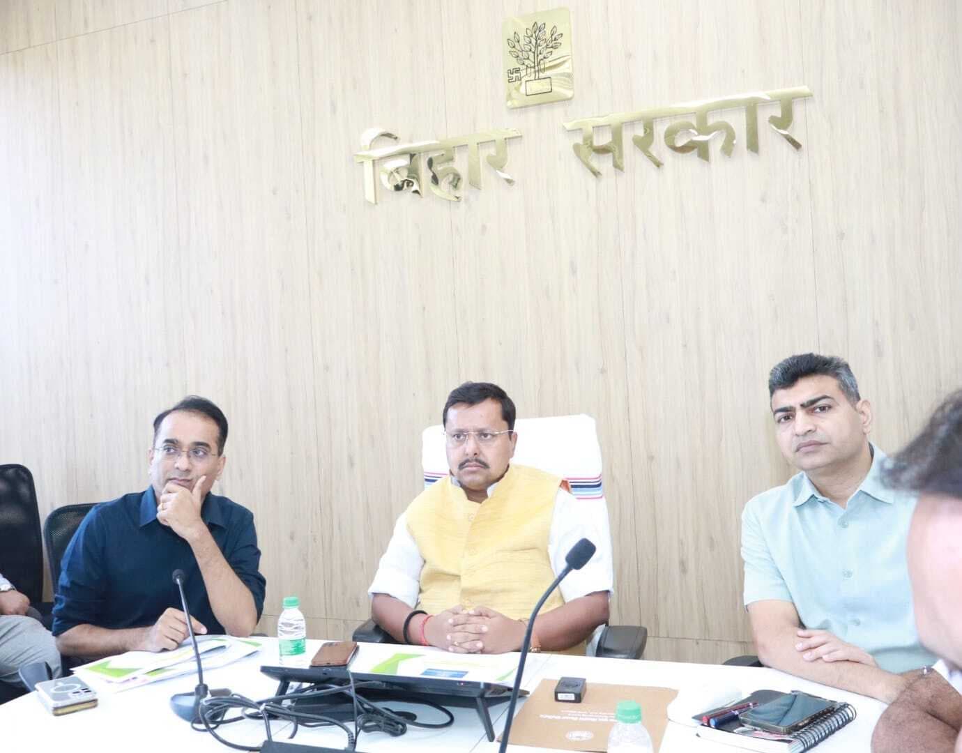 Patna News : क्षतिग्रस्त सड़कों की मरम्मत 30 मई तक पूरी करें : नितिन नवीन