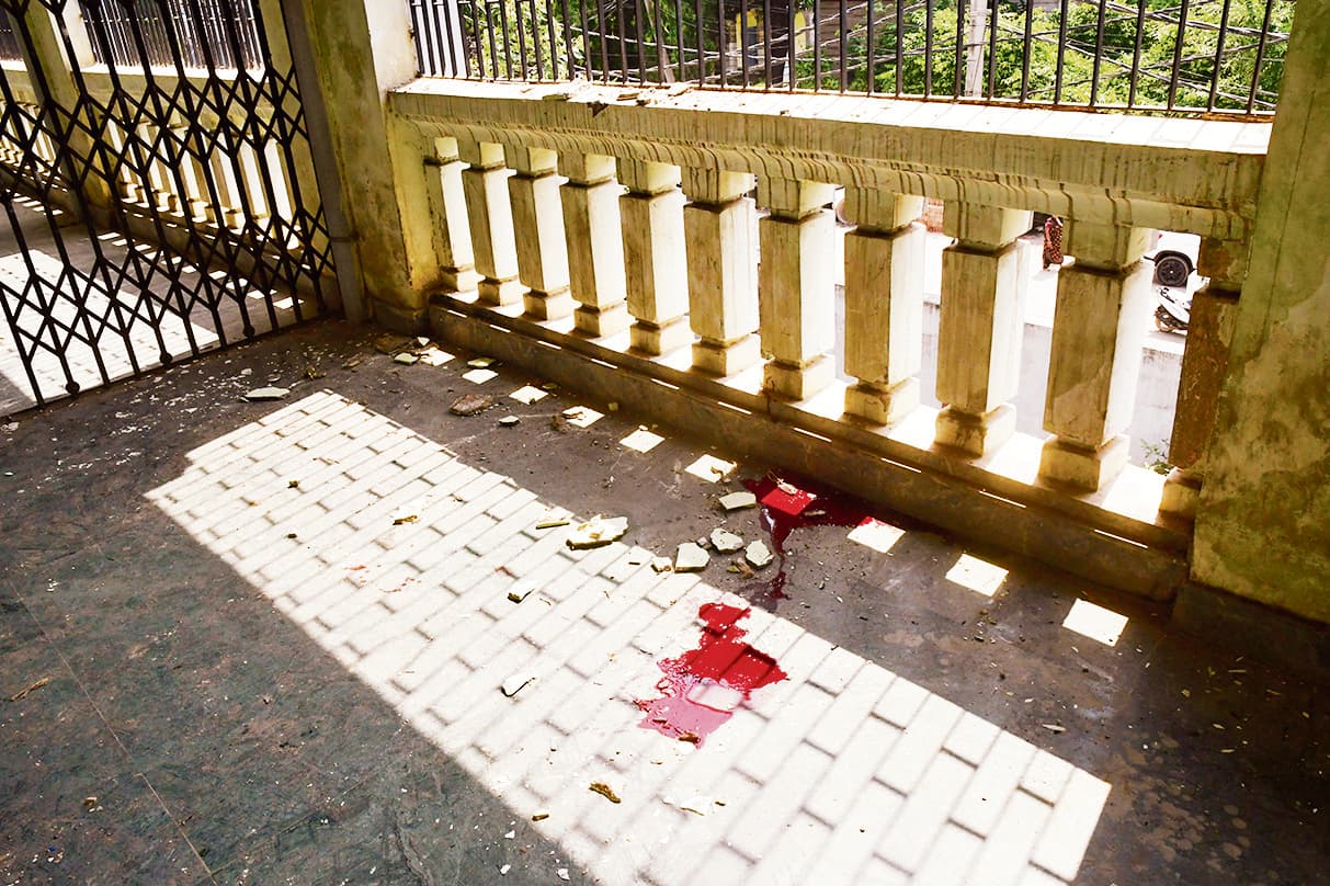 Patna : बीएन कॉलेज में बमबाजी में घायल छात्र सुजीत का ब्रेन डेड, परिजन ले गये घर