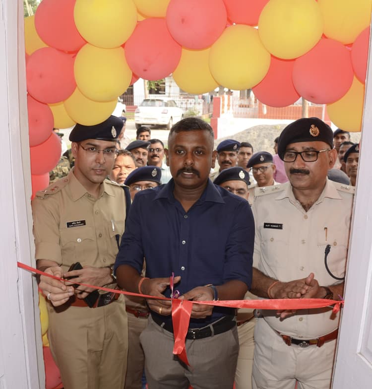 Dhanbad News: पुलिस लाइन में खुला कैंटीन, पुलिसकर्मियों को मिलेगा डिस्काउंट