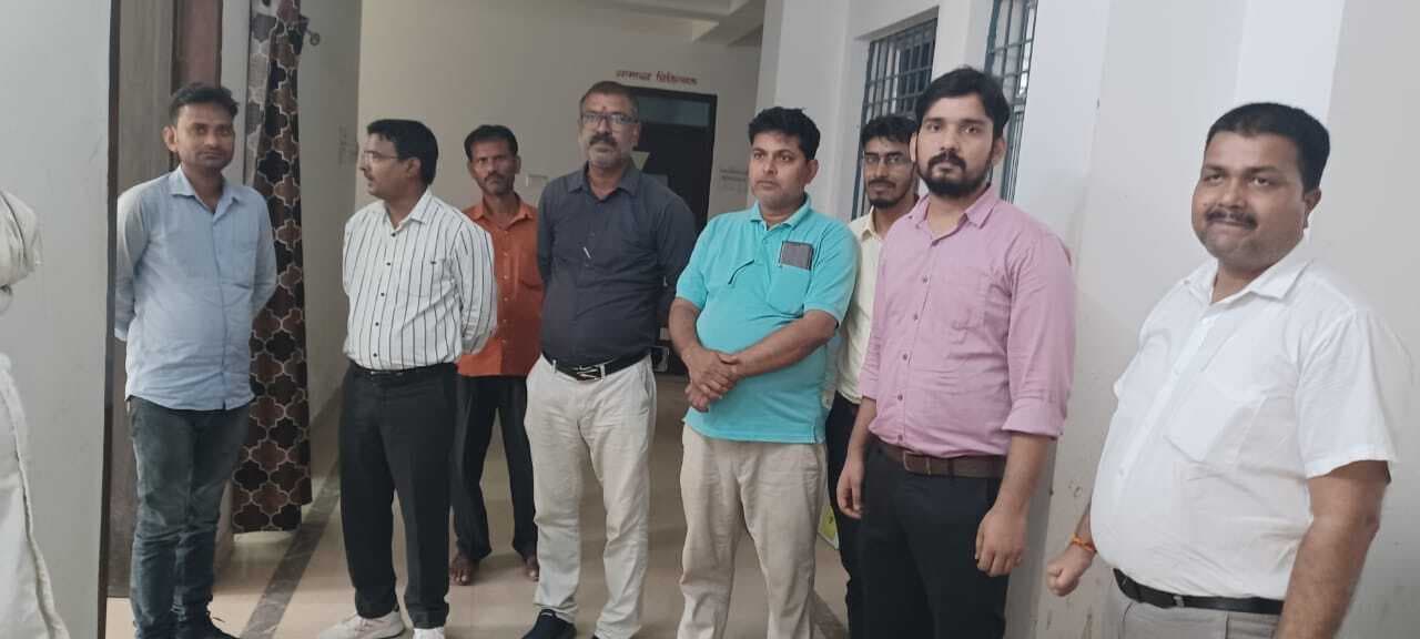 डीपीएम व डीपीसी ने सीएचसी का किया निरीक्षण, विशेष साफ-सफाई रखने का दिया निर्देश