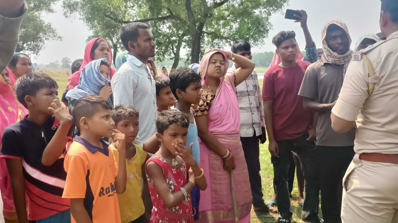 Dhanbad news: इको टूरिज्म पार्क का सर्वे करने पहुंची टीम का विरोध