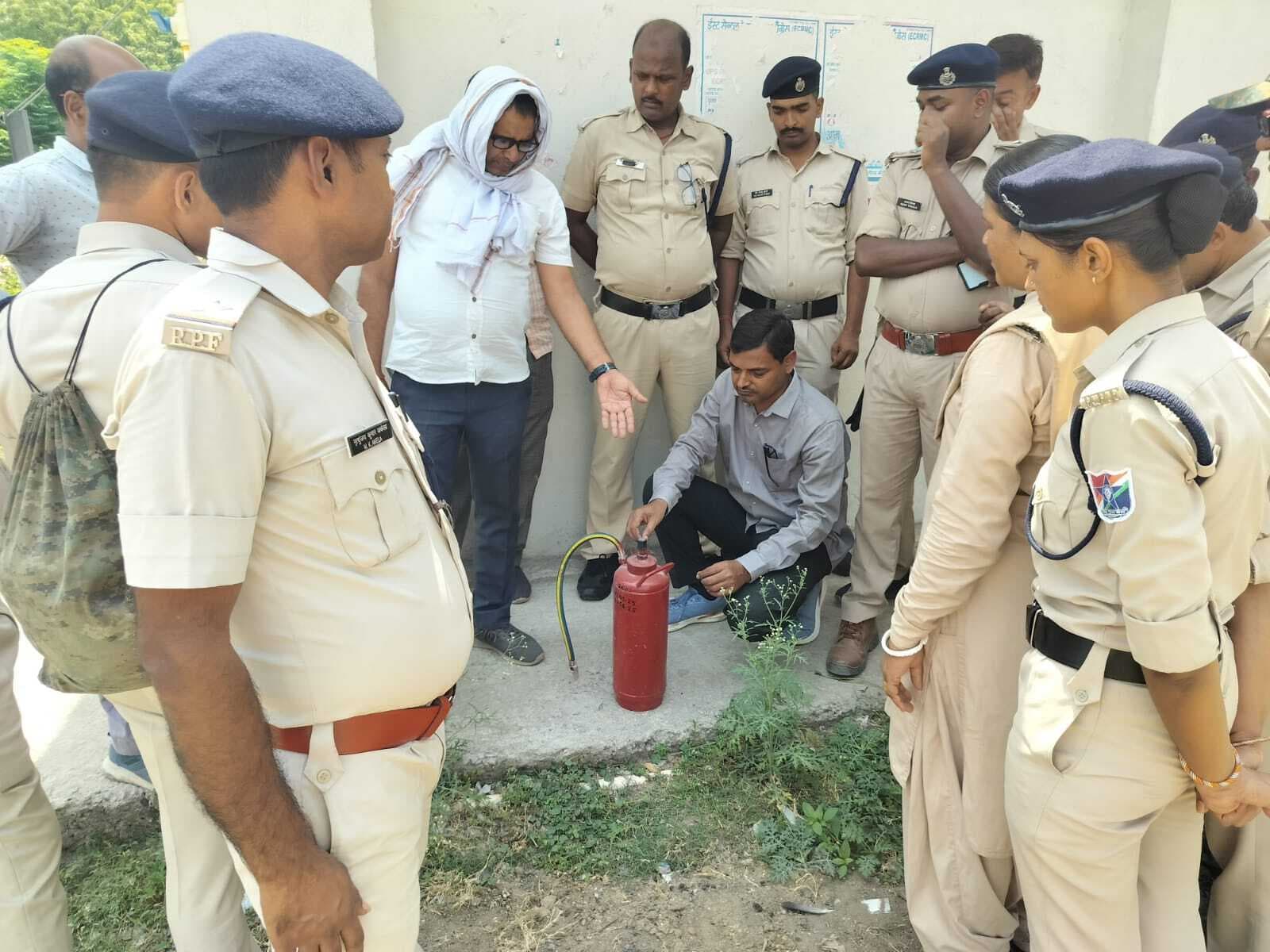 आग को नियंत्रण करनेवाले तरीकों की दी गयी जानकारी