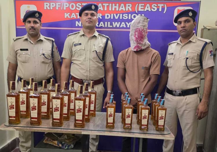 23 बोतल विदेशी शराब के साथ एक गिरफ्तार