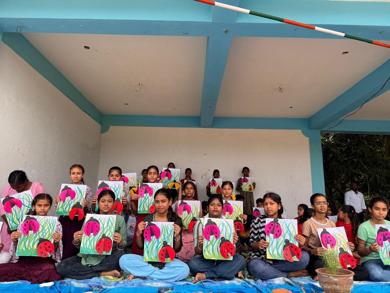 समर कैंप में बच्चों ने सीखे पेंटिंग व क्राफ्ट के गुर